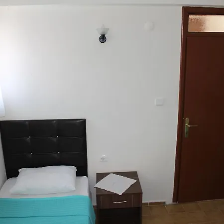 Alinda מוטל 4*