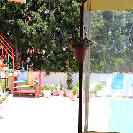 Alinda Motel 4*