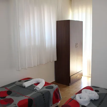 Alinda Motel 4*